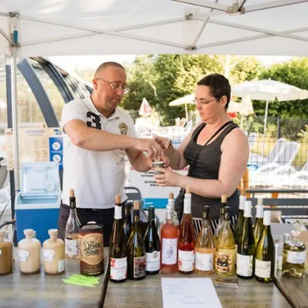 Mobil-home De 26m² Avec Terrasse Pour 4 Personnes - Api-1-52-556 *