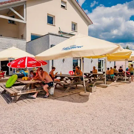 Mobil-home De 26m² Avec Terrasse Pour 4 Personnes - Api-1-52-556 Barbey-Seroux