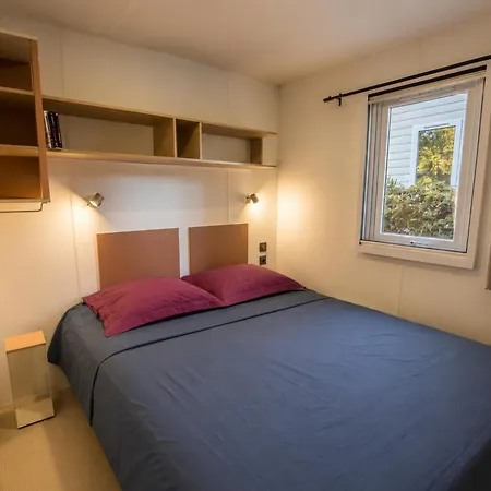 Mobil-home De 26m² Avec Terrasse Pour 4 Personnes - Api-1-52-556 Camping *