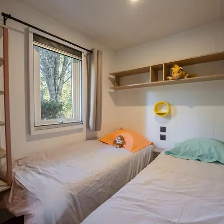 Mobil-home De 26m² Avec Terrasse Pour 4 Personnes - Api-1-52-556 Granges-Aumontzey